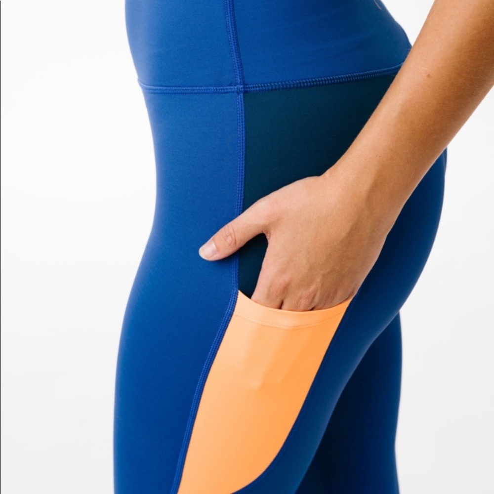 Zyia Light N Tight Curve Pocket Leggings - Picture 5 of 14
